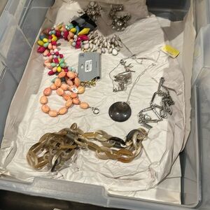 Final lot of necklaces this includes 8